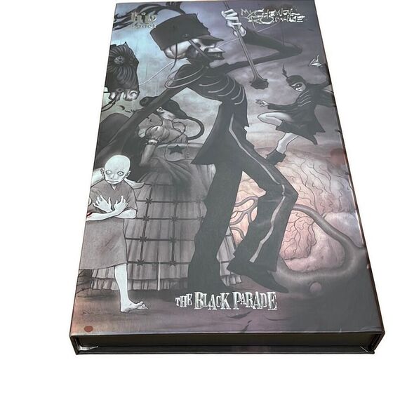 Hipdot x My Chemical Romance MCR The Black Parade Collector’s Box - Picture 5 of 7